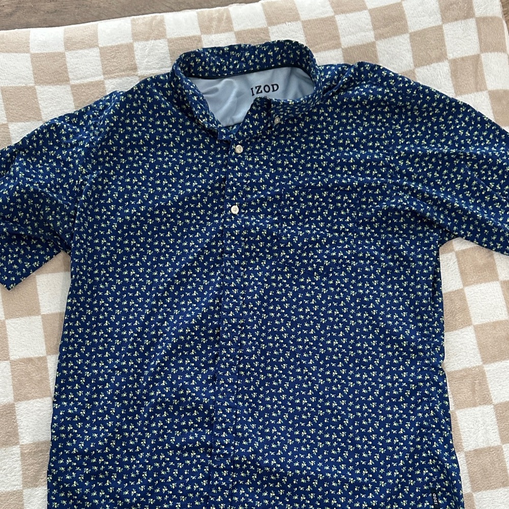 IZOD Men's Dark Blue Floral Button Down Shirt